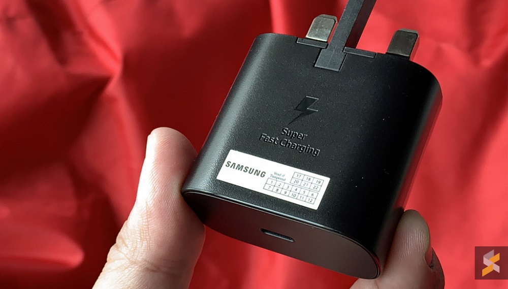 Reliable leakster Ice Universe had given a rather cryptic hint that the Galaxy Note 10 will come with a more powerful charger. u00e2u20acu201d SoyaCincau pic