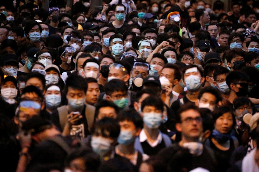 Protesters gather outside police headquarters in Hong Kong June 21, 2019. u00e2u20acu201d Reuters pic
