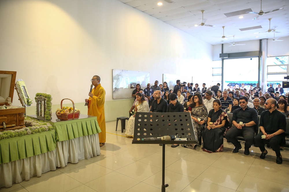 Relatives and friends at the funeral of Tan Sri Khoo Kay Kim at the Nirvana Memorial Park in Shah Alam June 1, 2019. — Picture by Yusof Mat Isa