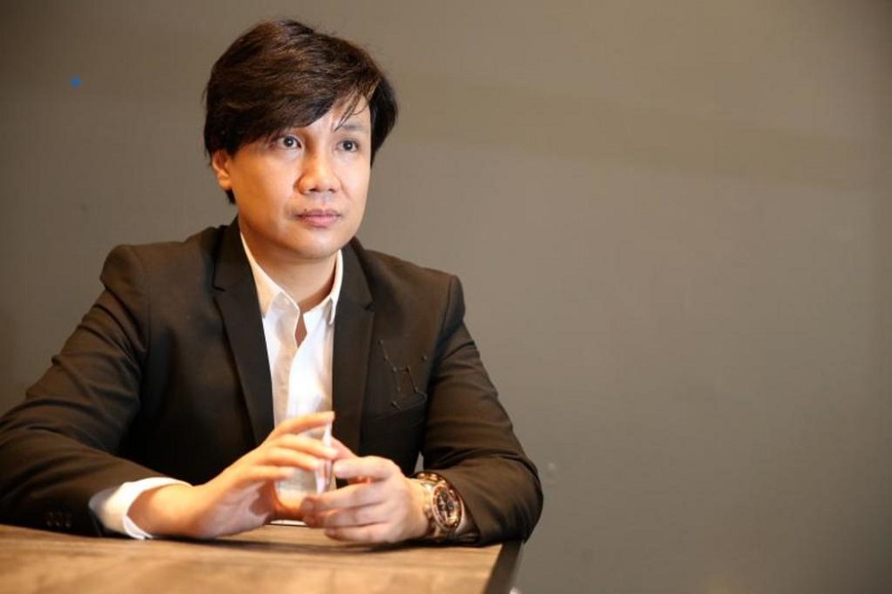 Entertainment lawyer Samuel Seow was charged in court on Friday with allegedly assaulting and threatening three of his law firmu00e2u20acu2122s employees at their office on two separate occasions last year. u00e2u20acu201d TODAY pic