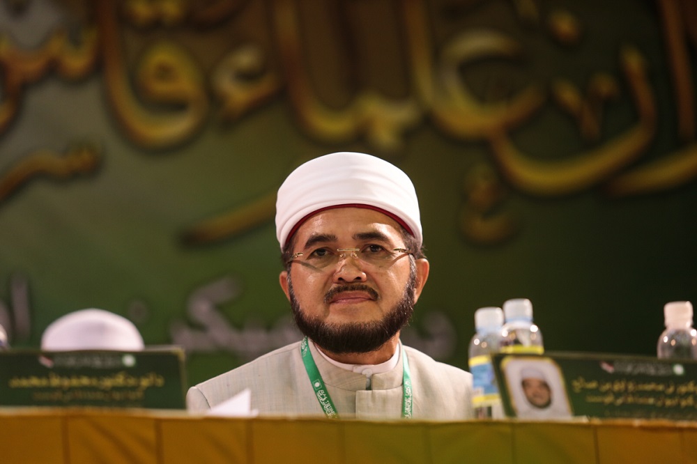 Datuk Nik Muhammad Zawawi was appointed as the new Dewan Ulama chief at the 58th PAS Dewan Ulama in Kuantan June 20,2019. u00e2u20acu201d Picture by Ahmad Zamzahuri