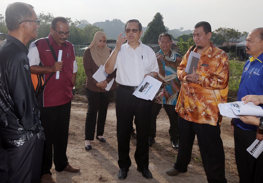 Perak state executive councillor Datuk Seri Mohammad Nizar Jamaluddin during a site visit of the new mosque at Dewan Orang Ramai Kg Changkat Larang in Lahat June 20, 2019. u00e2u20acu201d Picture by  Farhan Najib