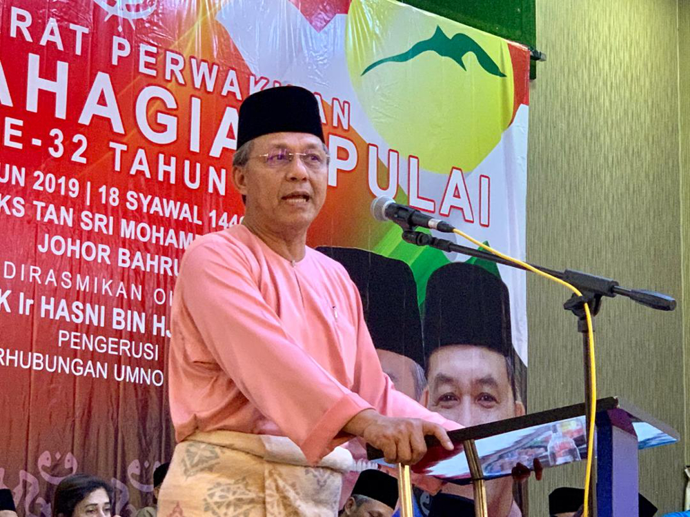 Johor Umno chief Datuk Hasni Mohammad said he does not deny that there has been voices asking for a change in Umnou00e2u20acu2122s leadership by the partyu00e2u20acu2122s grassroots in Johor. u00e2u20acu201d Picture by Ben Tan