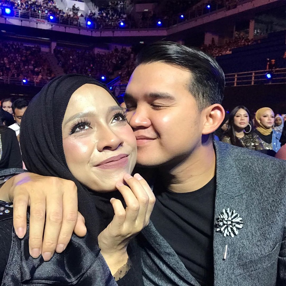 The couple are in contact over the phone, and will address their marital problems when they meet up. u00e2u20acu201d Picture via Instagram/fizulnawi_