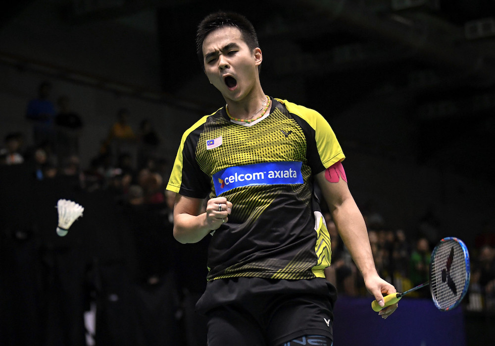 National menu00e2u20acu2122s singles badminton player Soong Joo Ven celebrates his win against compatriot Cheam Jun Wei in the final at the Perak Badminton Arena, June 23, 2019. u00e2u20acu201d Bernama pic 