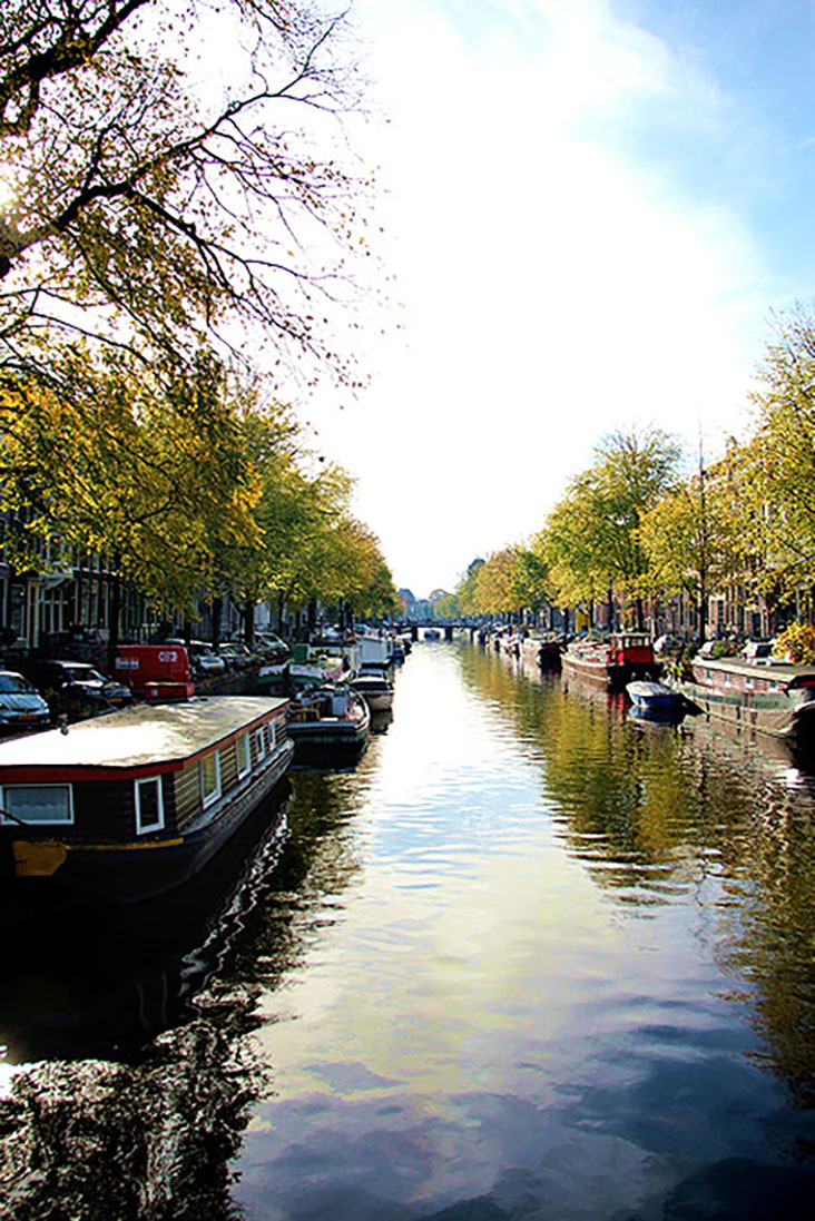 The idyllic houseboat life.