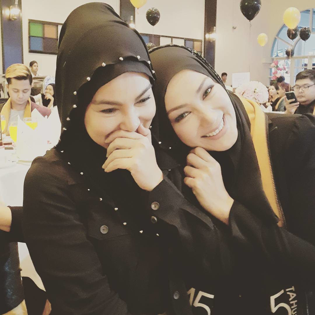 Best friends Erra (right) and Umie in better times. u00e2u20acu201d Picture from Instagram/errafazira