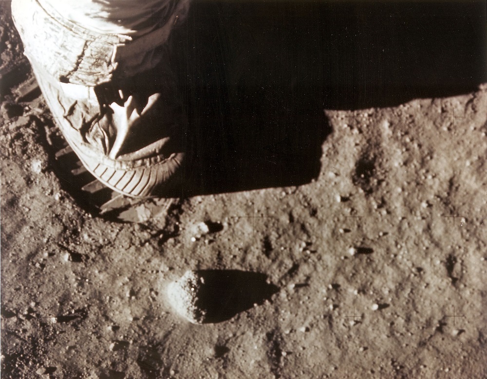 In this photo obtained from Nasa, Apollo 11 commander Neil Armstrong's right foot leaves a footprint in the lunar soil July 20, 1969, as he and Edwin u00e2u20acu02dcBuzzu00e2u20acu2122 Aldrin become the first men to set foot on the surface of the moon. u00e2u20acu2022 HO/Nasa/AFP pic  