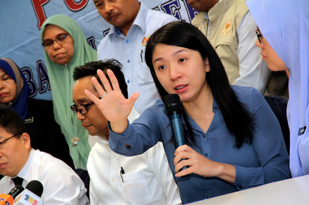 Energy, Science, Technology, Environment and Climate Change Minister Yeo Bee Yin addresses a press conference in Johor Baru June 26, 2019. u00e2u20acu201d Bernama pic