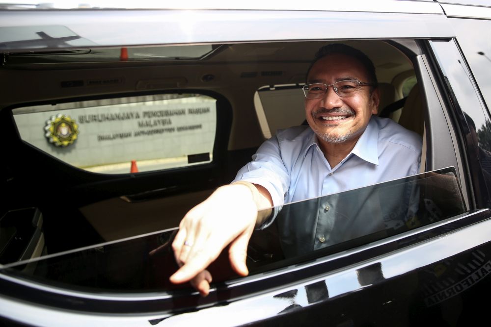 Datuk Seri Hishammuddin Hussein arrives at MACC's headquarters in Putrajaya June 23, 2019.  u00e2u20acu201d Picture by Yusof Mat Isa