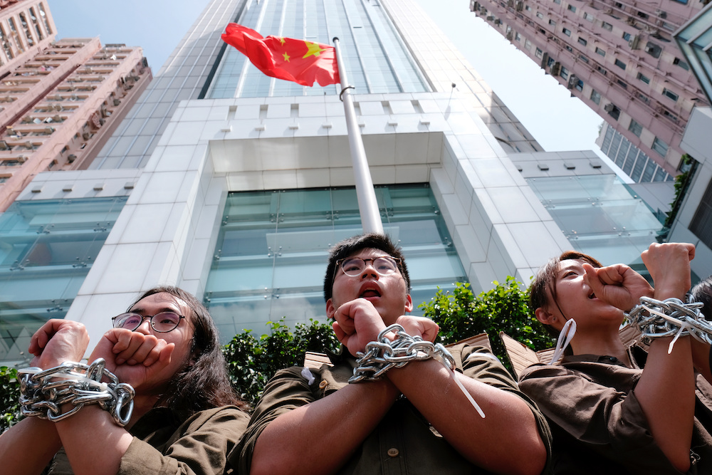 Students chain up themselves as they protest to demand authorities to scrap a proposed extradition bill with China, in Hong Kong, China June 8, 2019. u00e2u20acu201d Reuters pic