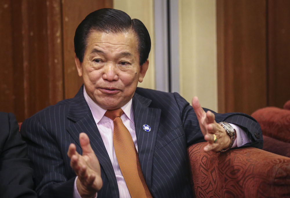 IOI Group executive chairman Tan Sri Lee Shin Cheng speaks during IOI Properties Groupu00e2u20acu2122s EGM in Putrajaya January 2, 2016. u00e2u20acu201d Picture by Firdaus Latif