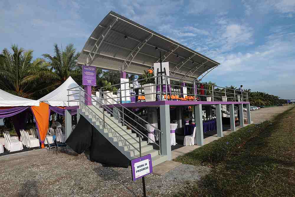 Anjung Spotter observation deck is located next to Runway 32 Left of Kuala Lumpur International Airport. — Picture by Ahmad Zamzahuri