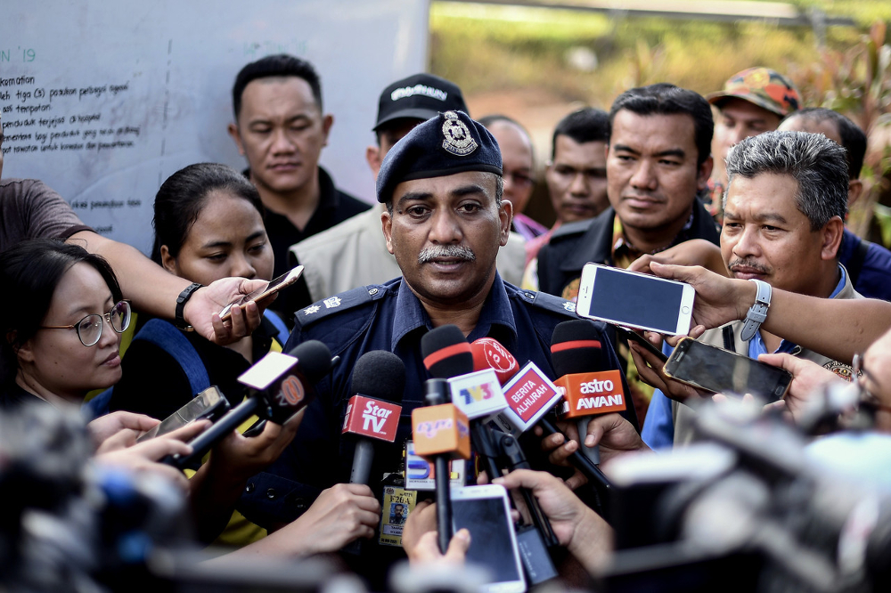 Gua Musang district police chief Supt Mohd Taufik Maidin speaks to reporters in Gua Musang June 13, 2019. u00e2u20acu201d Bernama pic