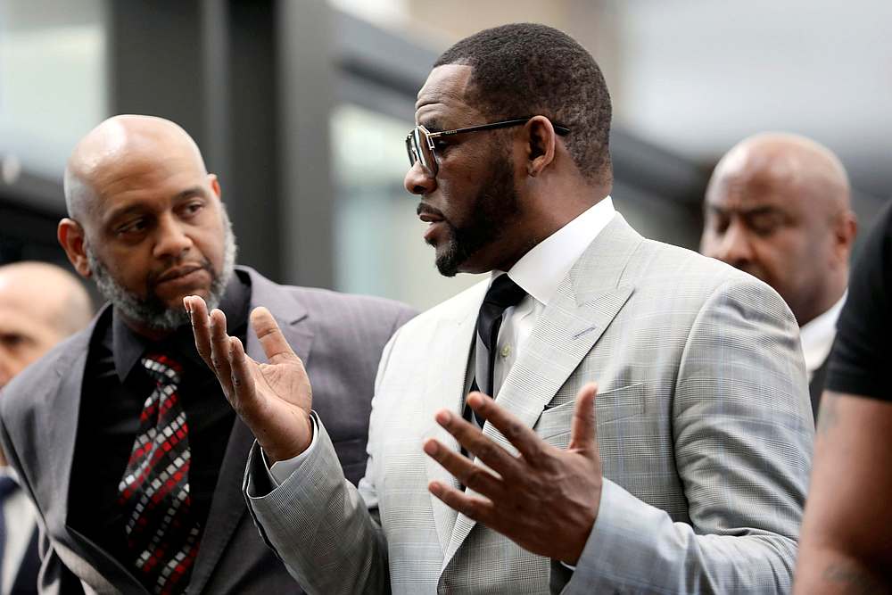 R. Kelly walks inside the Criminal Court Building as he arrives for a hearing on 11 new counts of criminal sexual abuse, in Chicago, Illinois June 6, 2019. u00e2u20acu201d Reuters pic