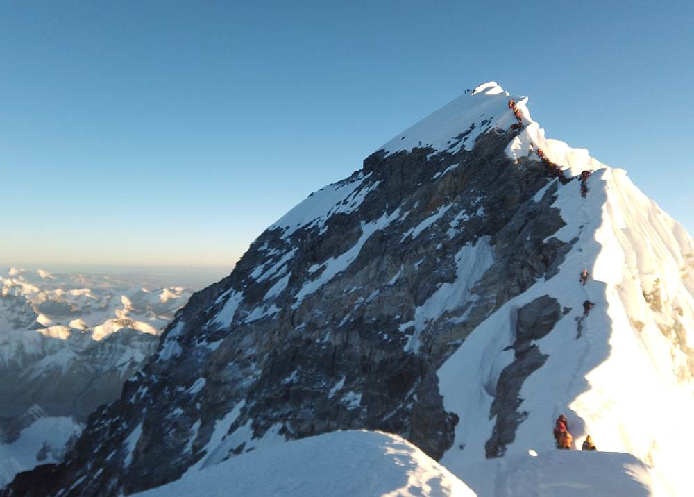 Climbers making their way to the summit of Everest, Nepal May 22, 2019. u00e2u20acu201d Reuters pic