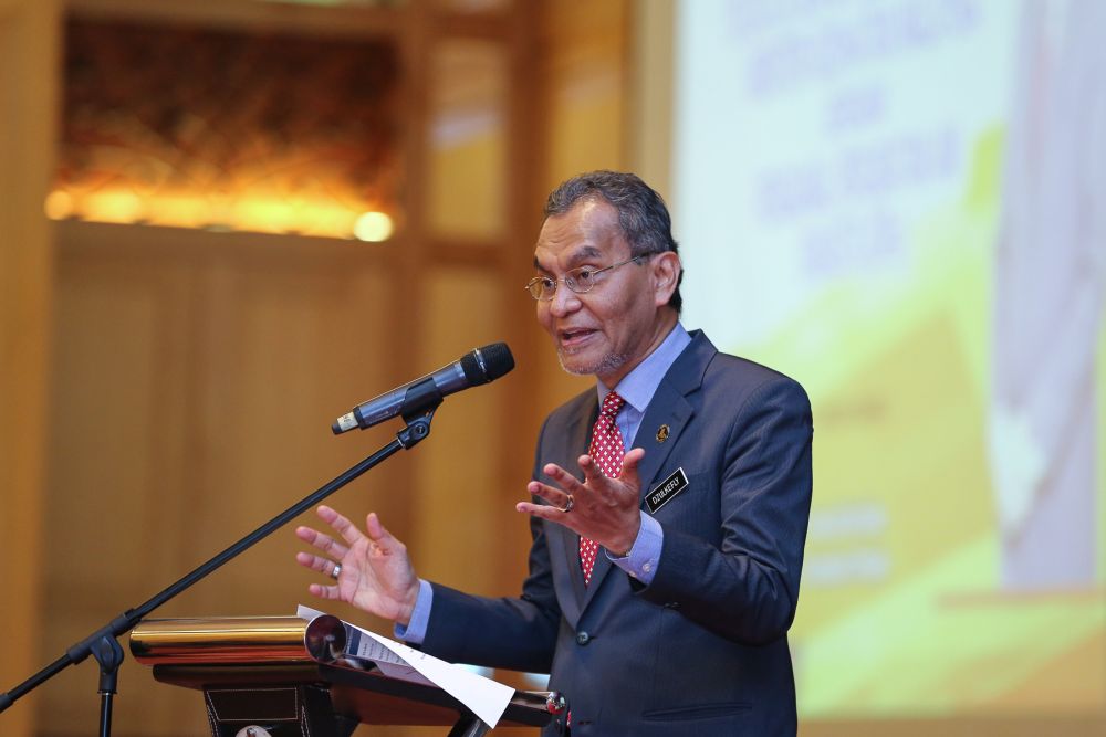 Health Minister Datuk Seri Dzulkefly Ahmad speaks during a townhall session at Puspanita Puri, Putrajaya June 11, 2019. u00e2u20acu201d Picture by Yusof Mat Isann