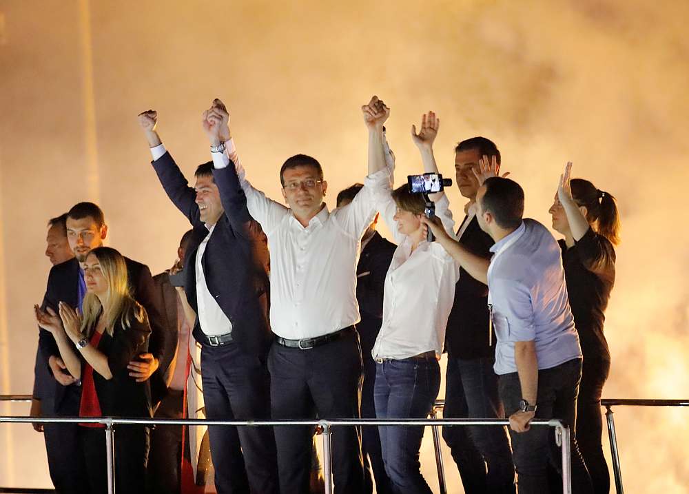Ekrem Imamoglu, mayoral candidate of the main opposition Republican People's Party (CHP), greets supporters at a rally of in Beylikduzu district, in Istanbul, Turkey June 23, 2019. u00e2u20acu201d Reuters pic