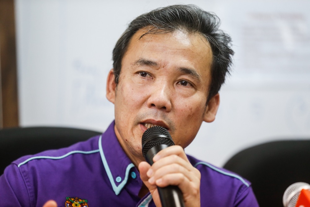 Penang Mayor Datuk Yew Tung Seang speaks to reporters during the launch of the Karpal Singh Digital Hub at Sekolah Kebangsaan Sungai Gelugor in Gelugor June 27, 2019. u00e2u20acu201d Picture by Sayuti Zainudin