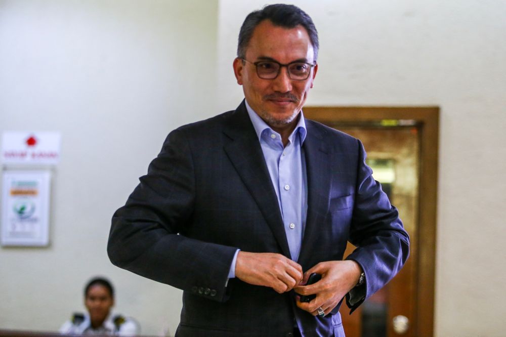 Ex-SRC International director Tan Sri Ismee Ismail is pictured at the Kuala Lumpur Court Complex June 10, 2019. u00e2u20acu201d Picture by Hari Anggara