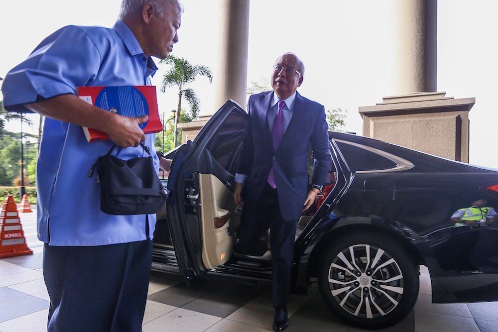 Datuk Seri Najib Razak arrives at the Kuala Lumpur Court Complex June 18, 2019. u00e2u20acu201d Picture by Hari Anggara