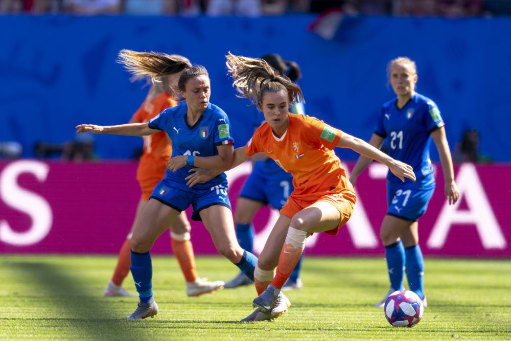 The Netherlandsu00e2u20acu2122 Jill Roord in action with Italyu00e2u20acu2122s Annamaria Serturini during the Women's World Cup quarter-final match. u00e2u20acu201d Reuters pic