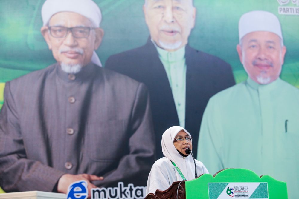 Nuridah Salleh speaks during PASu00e2u20acu2122 Muktamar 2019 in Kuantan June 23, 2019.  u00e2u20acu201d Picture by Picture by Ahmad Zamzahuri