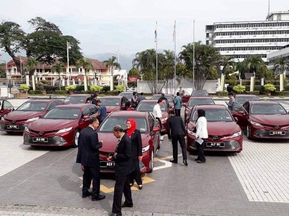 The Perak state government reportedly spent a total of RM1.74 million to purchase the cars. u00e2u20acu201d Picture via Facebook/RomyIrwanShah