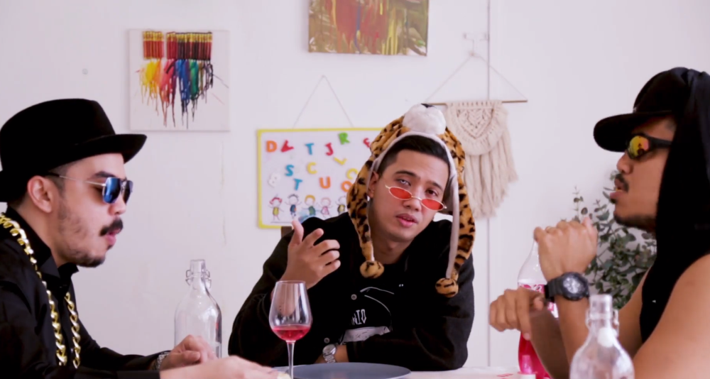 A screengrab of the u00e2u20acu02dcTrap Daddyu00e2u20acu2122 music video which pokes fun at some untold truths about fatherhood. u00e2u20acu201c Picture via Facebook/megatmusic