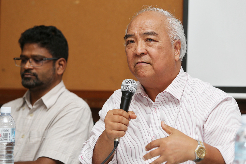 Datuk Mah Weng Kwai speaks at a forum by Suaram and EDICT (Eliminating Death and Abuse in Custody Together) on police responsibility and how IPCMC can help strengthen the police force July 16, 2019. — Picture by Choo Choy May