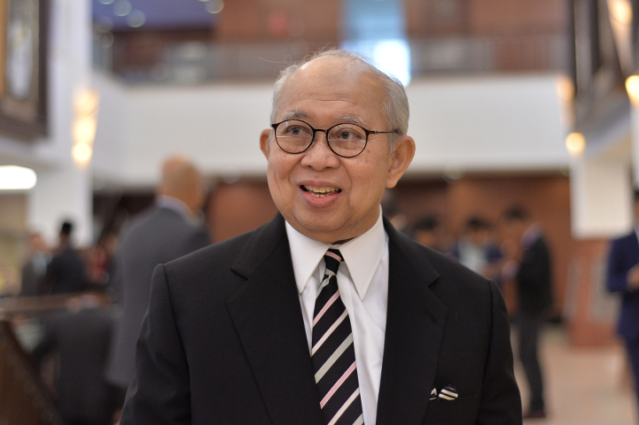 It has been widely speculated that Tengku Razaleigh has gone to see the Yang di-Pertuan Agong to offer himself as the alternative prime minister candidate. — Picture by Mukhriz Hazim