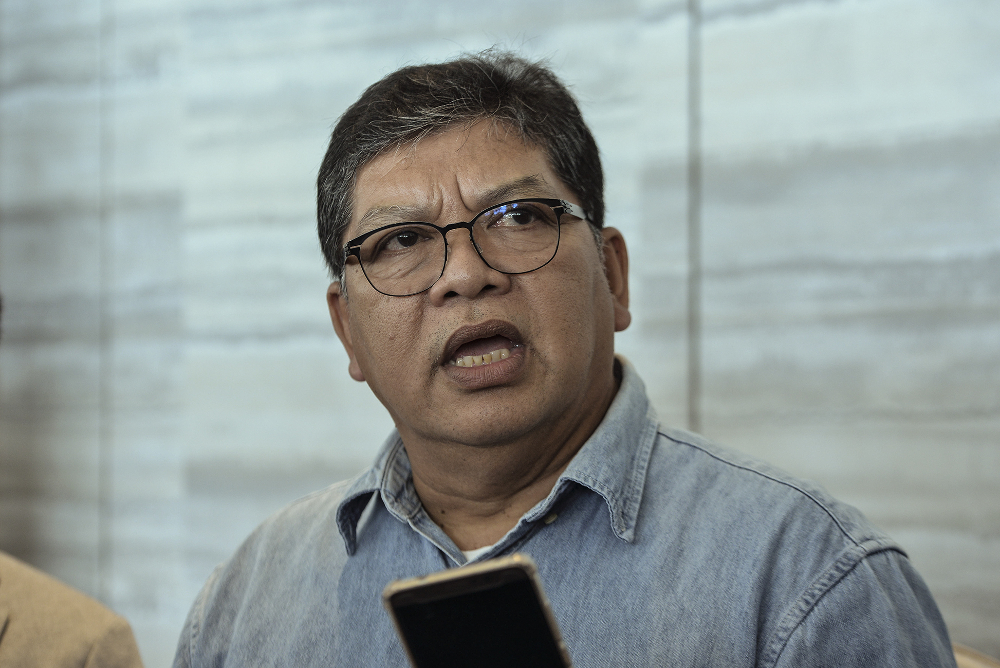 PKR SCC coordinator Datuk Johari Abdul speaks to the media during PKRu00e2u20acu2122s retreat at the Lexis Hibiscus resort in Port Dickson July 20, 2019. u00e2u20acu201d Picture by Shafwan Zaidon