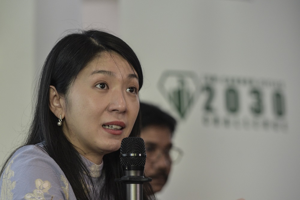 Energy, Science, Technology, Environment and Climate Change Minister Yeo Bee Yin speaks at a press conference after the launch of the Low Carbon Cities 2030 (LCC2030C) at GreenTech Malaysia in Bangi July 23, 2019 u00e2u20acu201d Picture by Shafwan Zaidon