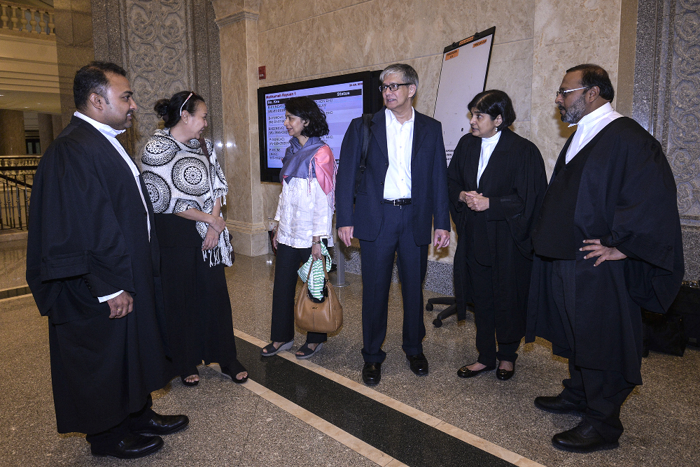 Lawyer Balan Nair Thamodaran, Jalan U-Thant residents Enisah Baharuddin, Joy Devi Kunanayagam, R. Raja Seelan, lawyers Datuk Ambiga Sreenevasan and David Mathews in Putrajaya, July 25, 2019. u00e2u20acu201d Picture by Shafwan Zaidon