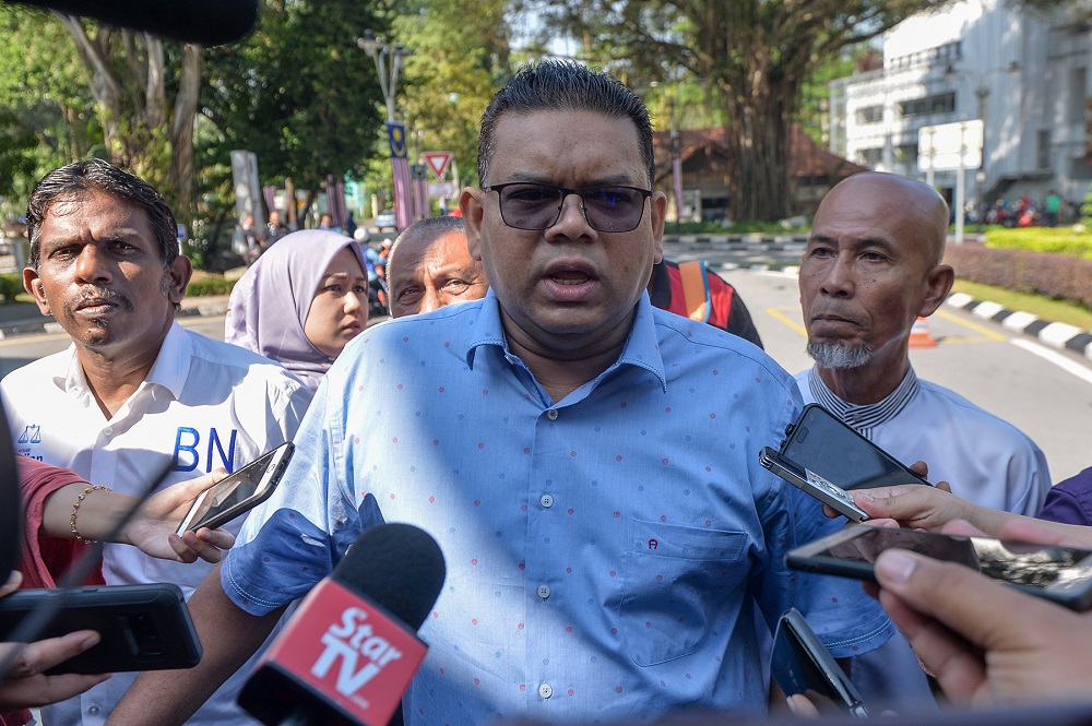 Lokman maintained his allegation and additionally accused the IGP of protecting “criminals”, before telling Abdul Hamid to resign as her was unfit to lead the police.