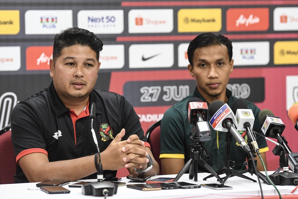 Kedah head coach Aidil Sharin Sahak (left) and Kedah skipper Baddrol Bakhtiar at a press conference in Bukit Jalil National Stadium, July 26, 2019. u00e2u20acu201d Bernama pic
