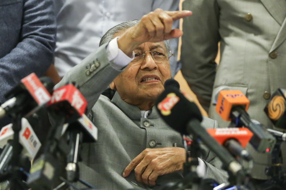 Deputy Prime Minister Datuk Seri Dr Wan Azizah Wan Ismail during a question-and-answer session with Malaysians living in China in conjunction with her official visit. With her is Deputy Foreign Minister Datuk Marzuki Yahya. u00e2u20acu201d Bernama pic   