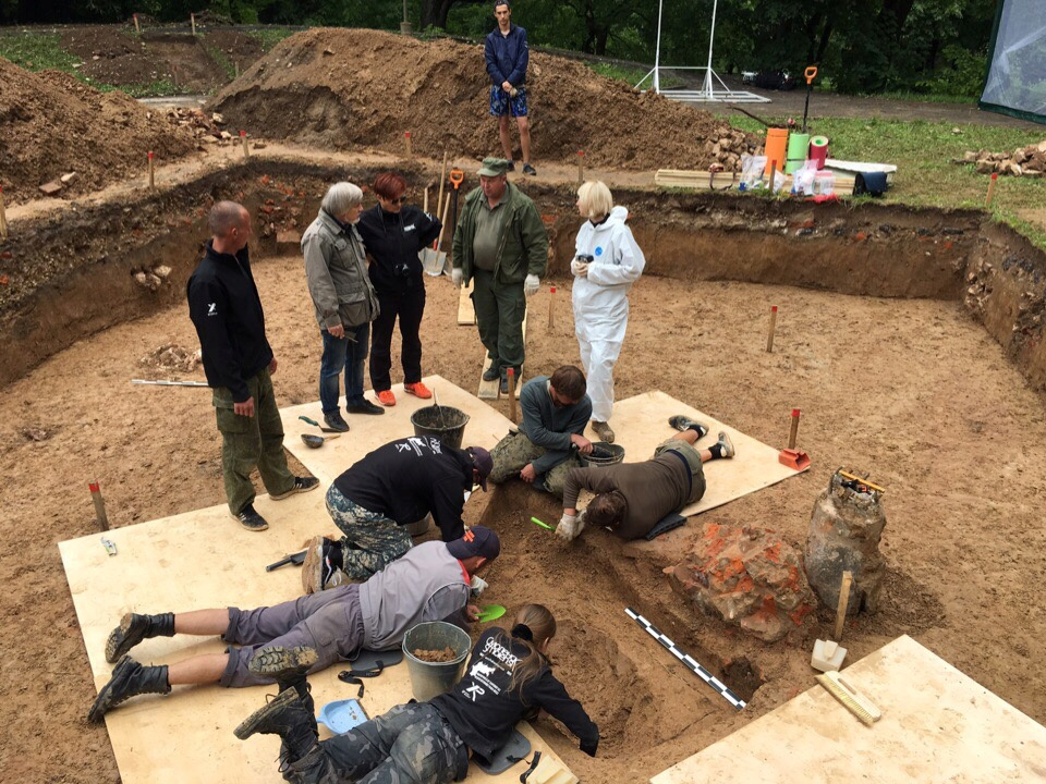 Archaeologists take part in excavation works after they discovered what they believe to be the burial site of French General Charles Etienne Gudin in a park in Smolensk, Russia July 9, 2019. u00e2u20acu2022 Smolensk newspaper Rabochy-put.ru/Reuters pic       