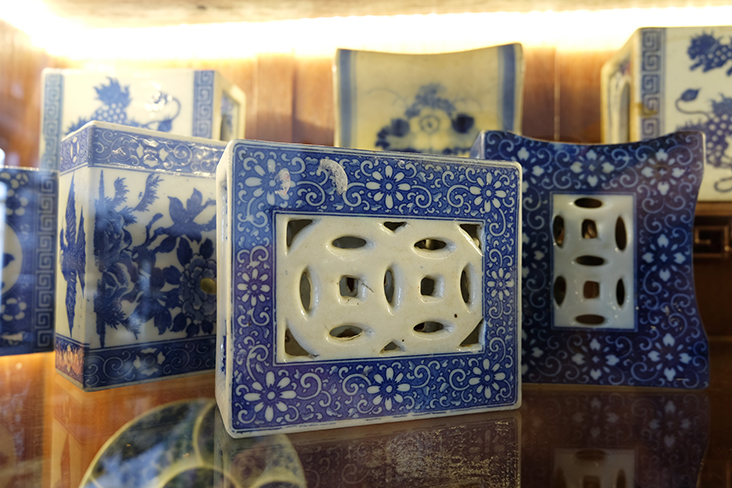 These cold, hard porcelain pillows have hollow centres where you can stash money or valuables.