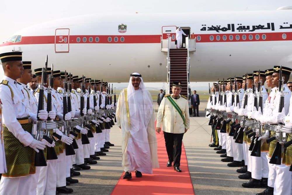 Foreign Minister Datuk Saifuddin Abdullah (right) welcomes Sheikh Mohamed Zayed at the Kuala Lumpur International Airport July 30, 2019. u00e2u20acu201d Picture via Twitter