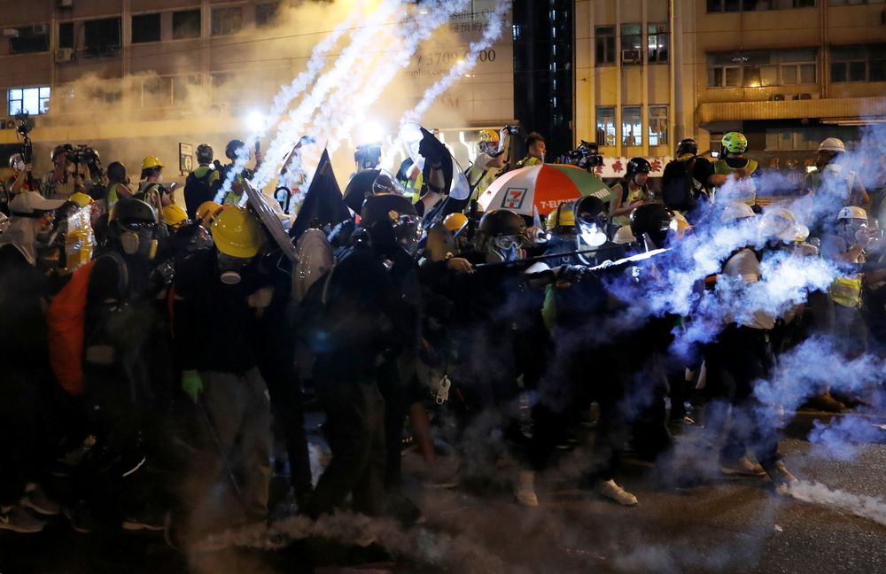 An anti-extradition demonstrators clash with riot police after a march of to call for democratic reforms, in Hong Kong, China July 21, 2019. u00e2u20acu201d Reuters pic