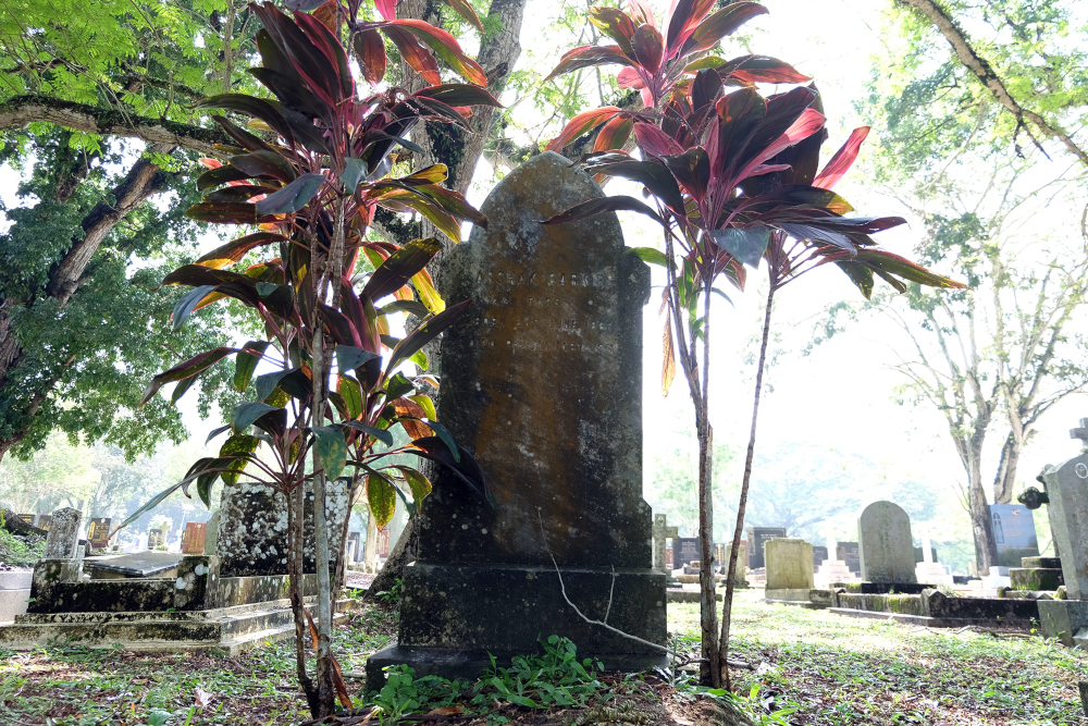 Arshak Sarkies’ grave at the Western Road Cemetery. — Picture by Steven Ooi KE