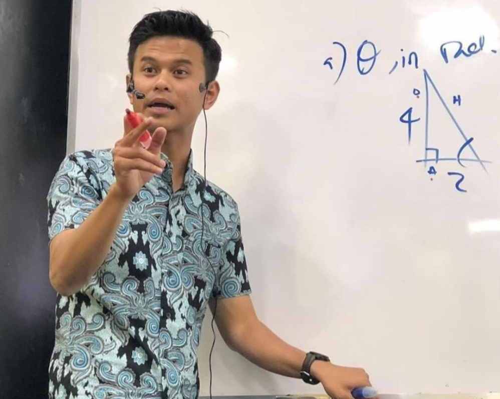 Fathi has over 60,000 followers on Instagram and his math tutorials often get several thousand likes. u00e2u20acu2022 Picture via Instagram/Fathi Hussein