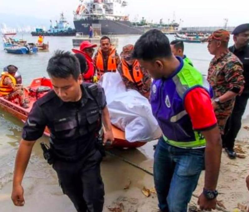 Operasi menyelamat mangsa terjatuh dari feri di Pulau Pinang ditamatkan susulan penemuan mayat mangsa. u00e2u20acu2022 Foto ihsan Facebook/Penang Kini