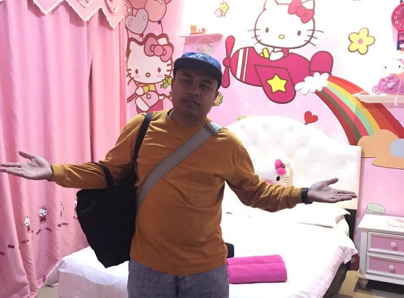 Amyu00e2u20acu2122s reaction to his wifeu00e2u20acu2122s prank was priceless. u00e2u20acu201d Picture via Twitter/amymedusaa