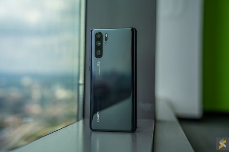 The price of the Huawei P30 Pro 512GB will be slashed by RM500 in conjunction with Huawei Carnival 2019. u00e2u20acu2022 Picture via SoyaCincau