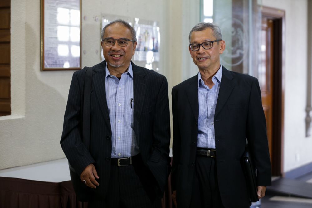 Datuk Matnoor Nawi (left) and Datuk Maliami Hamad are pictured at the Kuala Lumpur High Court July 8, 2019. u00e2u20acu201d Picture by Ahmad Zamzahuri