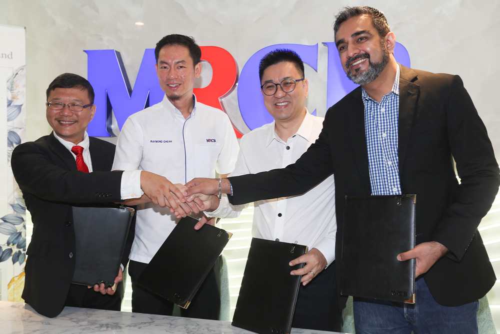 From left: Campus Ranger managing director Jason Ho, MRCB Land CEO Raymond Cheah, SKM Market managing director Andy Cham and SubHome CEO Sandeep Singh Grewal at Vivo Signature Retailu00e2u20acu2122s anchor tenant signing ceremony. u00e2u20acu2022 Picture by Choo Choy May