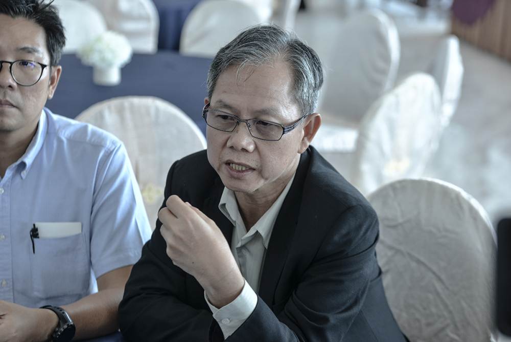 Deputy Health Minister Dr Lee Boon Chye speaks to reporters at the PKR retreat in Port Dickson July 20, 2019. u00e2u20acu2022 Picture by Shafwan Zaidon
