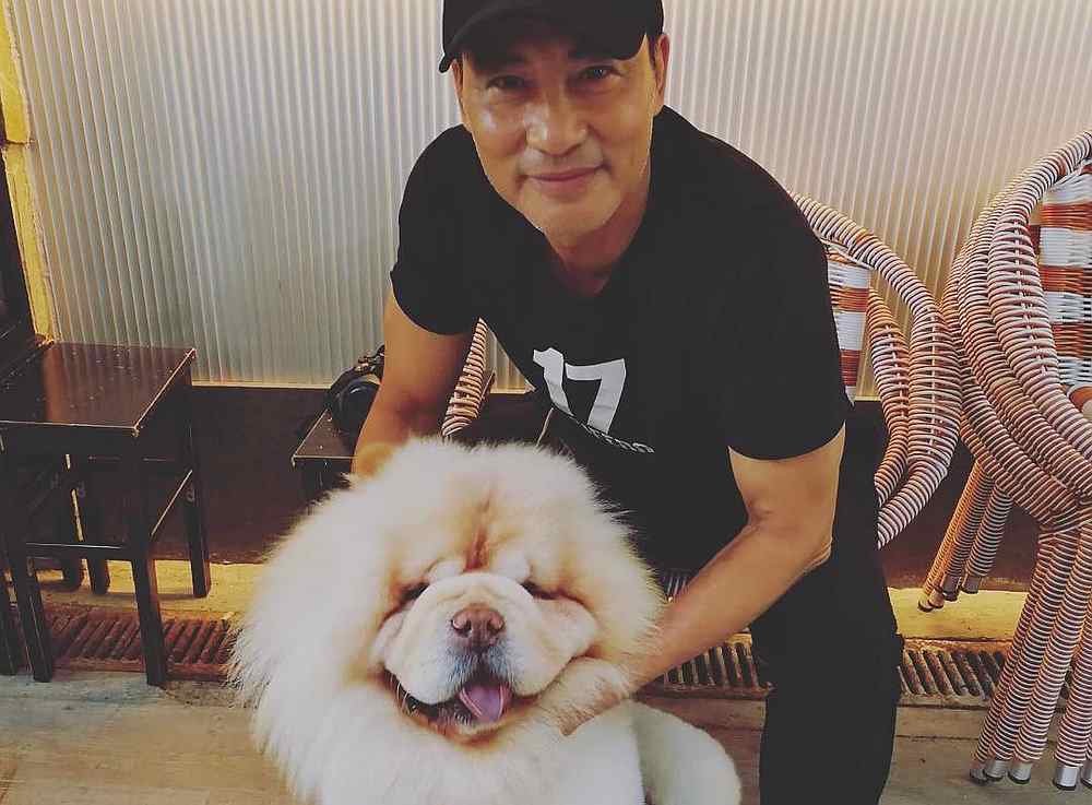 Four days after he was stabbed, Hong Kong actor Simon Yam walks out of hospital and heads for home July 24, 2019. u00e2u20acu201d Picture courtesy of Instagram/simonyamofficialnn
